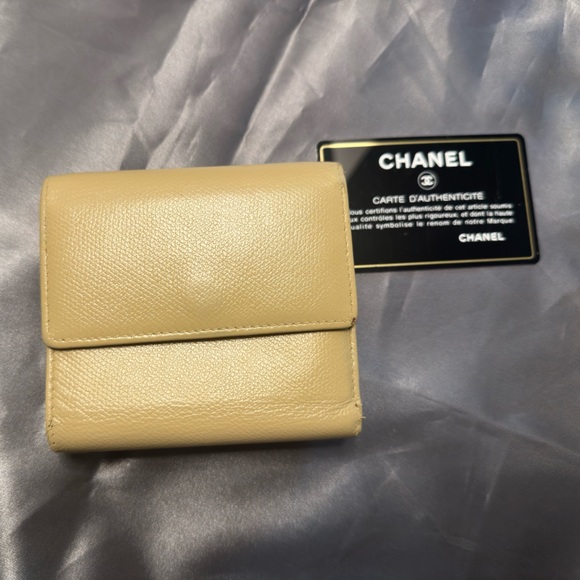 CHANEL - Timeless Chanel Coco Mark Beige Wallet with COA - Picture 4 of 12